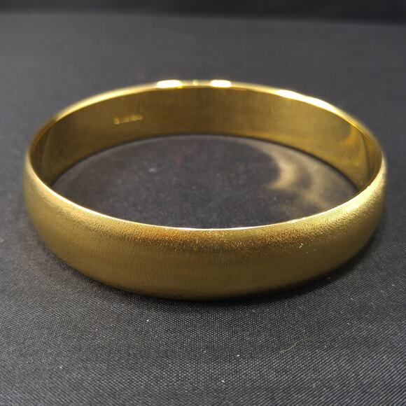 Vintage Monet Bangle Bracelet, Size L, Brushed Gold Plate, 1960s - Picture 5 of 10